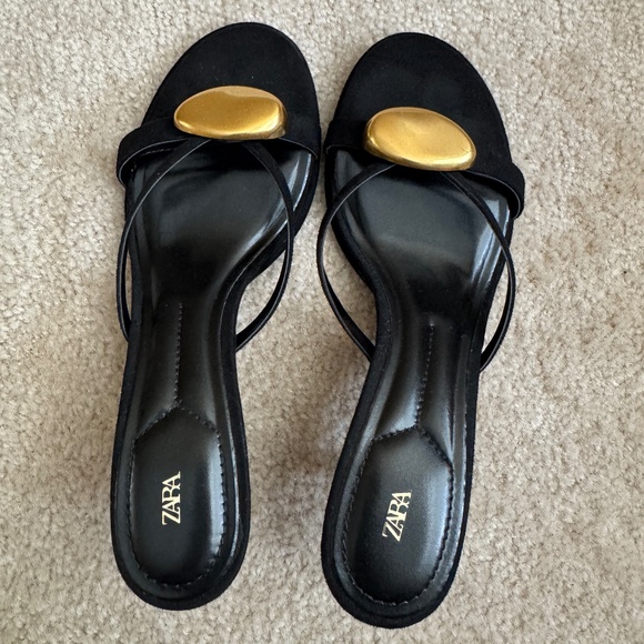 ZARA SANDALS WITH METALLIC DETAIL - Picture 3 of 4